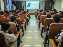 由学生指点办事核心从办、机械工程取从